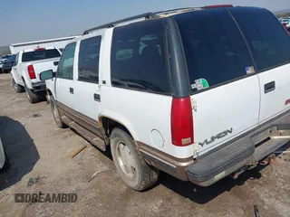 1996 GMC Yukon with VIN 1GKEK13R2TJ746811, listed as a IAAI auction lot 41955840 with 2,242,108 mi miles. Bid and sale history available at carsss.com. Image 3.