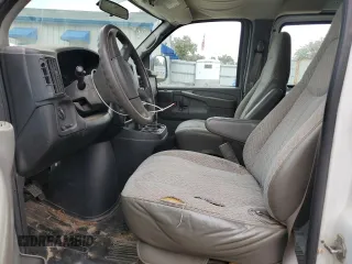 2005 Chevrolet Express Cargo z VIN 1GCFG15X651115978, wystawiony jako Copart lot #88572355 z przebiegiem 149 920 mil mil oraz Szkoda całkowita • Salvage title. Historia ofert i sprzedaży dostępna na DreamBid. Obrazek 7.