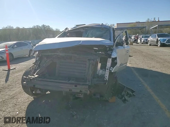 2017 Chevrolet Suburban Premier z VIN 1GNSKJKC3HR126366, wystawiony jako Copart lot #42008635 z przebiegiem Nie podano mil oraz Szkoda całkowita • Salvage title. Historia ofert i sprzedaży dostępna na DreamBid. Obrazek 14.