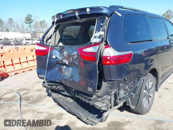 2018 Toyota Sienna XLE with VIN 5TDDZ3DC6JS206368, listed as a IAAI auction lot 41635138 with 44,578 mi miles. Bid and sale history available at carsss.com. Image 6.
