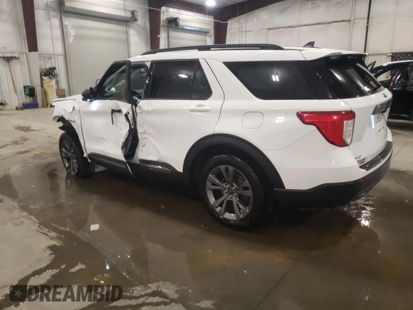 2021 Ford Explorer XLT with VIN 1FMSK8DH3MGB14598, listed as a Copart auction lot 51998255 with 53,251 mi miles and Salvage Title. Bid and sale history available at carsss.com. Image 2.