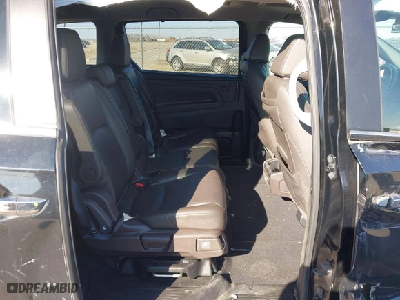 2018 Honda Odyssey EX-L with VIN 5FNRL6H73JB039428, listed as a IAAI auction lot 41813110 with 132,894 mi miles. Bid and sale history available at carsss.com. Image 8.