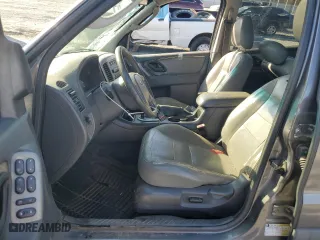 2006 Ford Escape XLT with VIN 1FMCU03186KA77066, listed as a Copart auction lot 48992595 with 194,629 mi miles and Salvage Title. Bid and sale history available at carsss.com. Image 7.