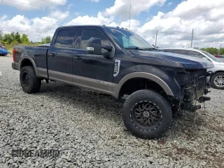 2020 Ford F-350 XL with VIN 1FT8W3BT5LEE35808, listed as a Copart auction lot 59862375 with 157,198 mi miles and Salvage title. Bid and sale history available at DreamBid. Image 4.