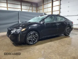 2025 Nissan Sentra SR z VIN 3N1AB8DV2SY267851, wystawiony jako Copart lot #59961715 z przebiegiem 9 955 mil mil oraz Nie do naprawy • Non repairable. Historia ofert i sprzedaży dostępna na DreamBid. Obrazek 1.
