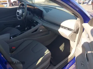 2024 Hyundai Elantra SEL с VIN KMHLS4DG6RU815603, выставлен на аукционе IAAI как лот 42299061 с пробегом 1 193 миль миль и . История ставок и продаж доступна на DreamBid. Изображение 5.