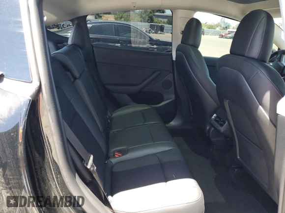 2022 Tesla Model Y Performance z VIN 7SAYGDEF2NF573979, wystawiony jako Copart lot #57778265 z przebiegiem 49 232 mil mil oraz Szkoda całkowita • Salvage title. Historia ofert i sprzedaży dostępna na DreamBid. Obrazek 11.