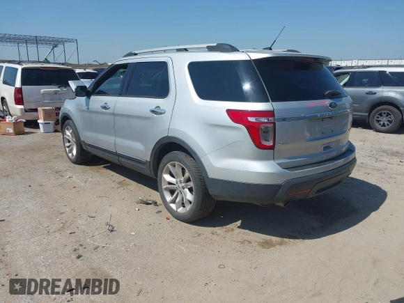 2014 Ford Explorer XLT with VIN 1FM5K7D85EGB58126, listed as a IAAI auction lot 42319867 with 189,362 mi miles and . Bid and sale history available at DreamBid. Image 3.