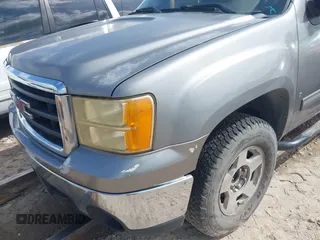 2007 GMC Sierra 1500 SLE1 z VIN 2GTEC13J671516076, wystawiony jako IAAI lot #42362311 z przebiegiem 359 483 mil mil oraz . Historia ofert i sprzedaży dostępna na DreamBid. Obrazek 6.