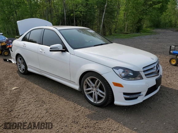 2013 Mercedes-Benz C 300 Sport с VIN WDDGF8AB8DG107330, выставлен на аукционе Copart как лот 58157995 с пробегом 102 332 миль миль и Списание • Salvage title. История ставок и продаж доступна на DreamBid. Изображение 4.
