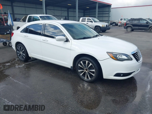 2014 Chrysler 200 Touring with VIN 1C3CCBBB8EN131898, listed as a IAAI auction lot 42009456 with 227,738 mi miles. Bid and sale history available at carsss.com. Image 1.