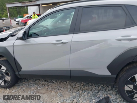 2025 Hyundai Kona SEL with VIN KM8HBCAB7SU273670, listed as a IAAI auction lot 42030055 with 3,600 mi miles. Bid and sale history available at carsss.com. Image 15.