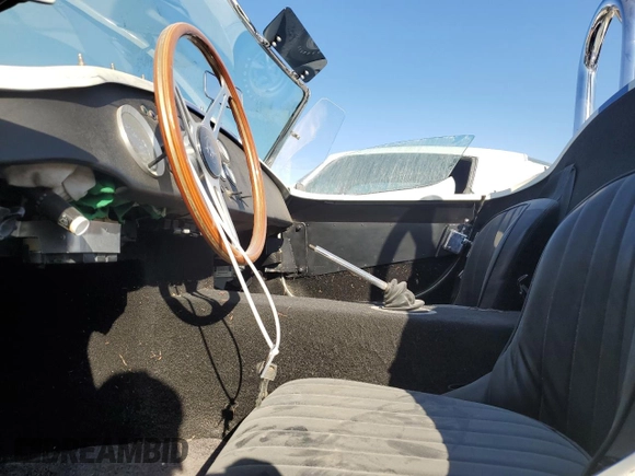 1965 Ford Mustang z VIN FFR1400K, wystawiony jako Copart lot #76302614 z przebiegiem 5 873 mil mil oraz Szkoda całkowita • Salvage title. Historia ofert i sprzedaży dostępna na DreamBid. Obrazek 7.