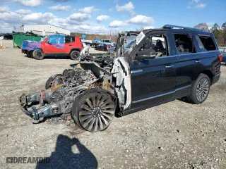 2018 Lincoln Navigator Reserve with VIN 5LMJJ2LT7JEL05172, listed as a Copart auction lot 84528244 with 0 mi miles and Non Repairable. Bid and sale history available at carsss.com. Image 1.