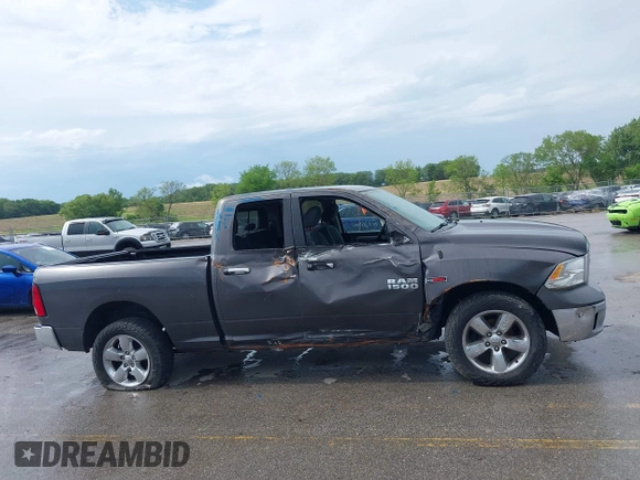 2015 Ram 1500 Outdoorsman z VIN 1C6RR7GM7FS720009, wystawiony jako IAAI lot #42551644 z przebiegiem 67 261 mil mil oraz . Historia ofert i sprzedaży dostępna na DreamBid. Obrazek 13.