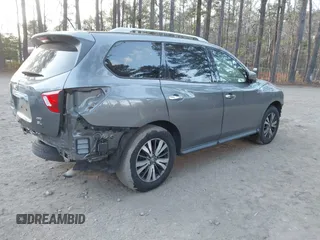 2017 Nissan Pathfinder SV with VIN 5N1DR2MM5HC619196, listed as a IAAI auction lot 41410299 with 105,446 mi miles. Bid and sale history available at carsss.com. Image 4.