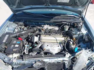 1995 Honda Accord DX with VIN 1HGCD562XSA045128, listed as a IAAI auction lot 40563511 with 143,206 mi miles. Bid and sale history available at carsss.com. Image 10.