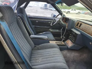1981 Chevrolet El Camino z VIN 1GCCW80H0BD478009, wystawiony jako Copart lot #55471785 z przebiegiem 2 013 mil mil oraz Szkoda całkowita • Salvage title. Historia ofert i sprzedaży dostępna na DreamBid. Obrazek 10.