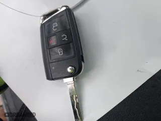 2019 Volkswagen Tiguan SE with VIN 3VV3B7AX6KM138493, listed as a IAAI auction lot 41367279 with 84,534 mi miles. Bid and sale history available at carsss.com. Image 11.