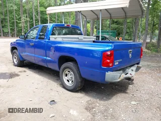 2007 Dodge Dakota ST z VIN 1D7HE22K07S250681, wystawiony jako IAAI lot #42451235 z przebiegiem 263 617 mil mil oraz . Historia ofert i sprzedaży dostępna na DreamBid. Obrazek 3.