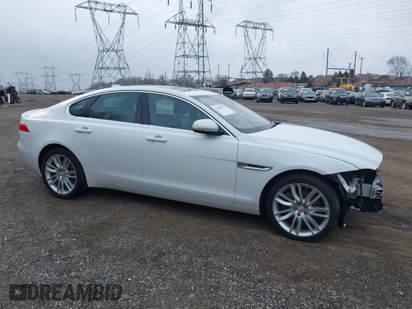 2016 Jaguar XF 35t Prestige with VIN SAJBK4BV9GCY11955, listed as a IAAI auction lot 41640739 with 83,047 mi miles. Bid and sale history available at carsss.com. Image 1.