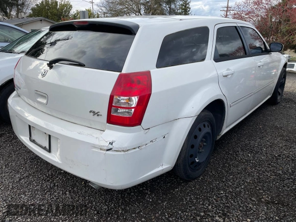 2006 Dodge Magnum R/T z VIN 2D4GZ57226H398988, wystawiony jako Copart lot #53761095 z przebiegiem Nie podano mil oraz Czysty tytuł • Clean title. Historia ofert i sprzedaży dostępna na DreamBid. Obrazek 4.