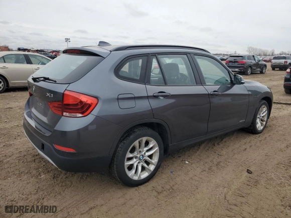 2015 BMW X1 xDrive28i with VIN WBAVL1C52FVY26870, listed as a Copart auction lot 43710555 with 0 mi miles and Salvage Title. Bid and sale history available at carsss.com. Image 3.