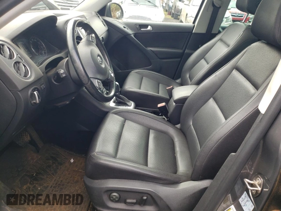 2016 Volkswagen Tiguan R-Line with VIN WVGBV7AX1GW548543, listed as a Copart auction lot 86662094 with 100,936 mi miles and Salvage Title. Bid and sale history available at DreamBid. Image 7.