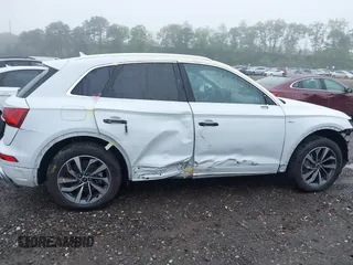 2023 Audi Q5 S line Premium Plus z VIN WA1EAAFY9P2089095, wystawiony jako IAAI lot #42263035 z przebiegiem 10 279 mil mil oraz . Historia ofert i sprzedaży dostępna na DreamBid. Obrazek 13.