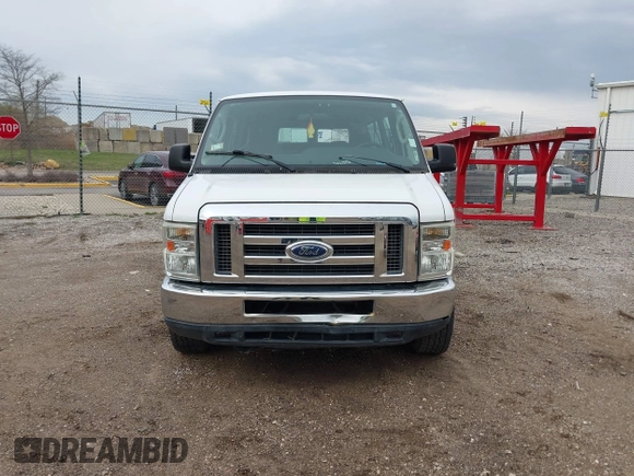 2010 Ford Econoline Passenger XL z VIN 1FBSS3BLXADA03000, wystawiony jako IAAI lot #42074166 z przebiegiem 134 179 mil mil oraz . Historia ofert i sprzedaży dostępna na DreamBid. Obrazek 12.