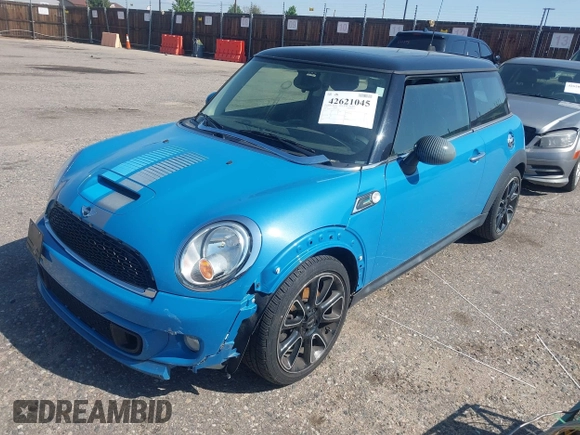 2012 MINI Hardtop S z VIN WMWSV3C55CTY29181, wystawiony jako IAAI lot #42621045 z przebiegiem 68 706 mil mil oraz . Historia ofert i sprzedaży dostępna na DreamBid. Obrazek 2.