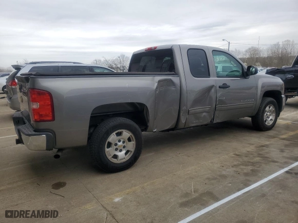 2013 Chevrolet Silverado 1500 LT with VIN 1GCRCSE03DZ274653, listed as a Copart auction lot 50017905 with 105,728 mi miles and Salvage Title. Bid and sale history available at carsss.com. Image 3.