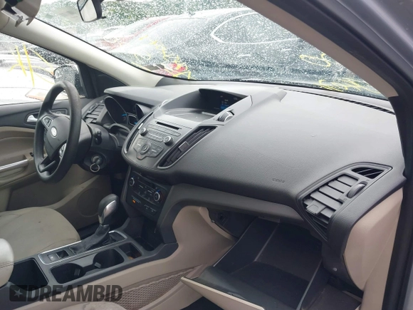 2018 Ford Escape SE with VIN 1FMCU9G99JUC41605, listed as a IAAI auction lot 39500946 with 114,032 mi miles. Bid and sale history available at carsss.com. Image 5.