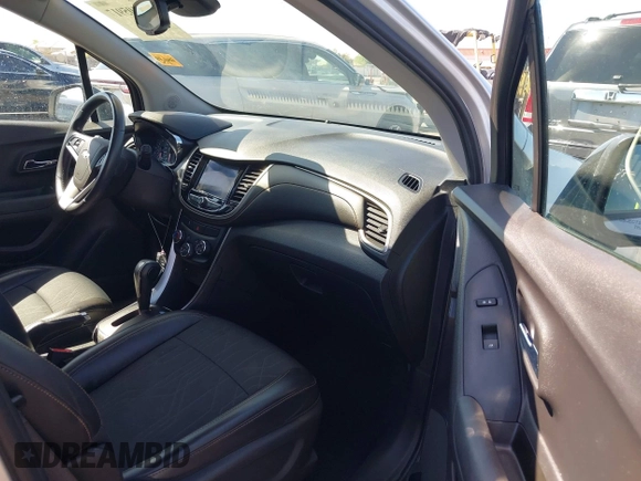 2020 Chevrolet Trax LT z VIN 3GNCJLSB8LL336990, wystawiony jako IAAI lot #42105917 z przebiegiem 97 424 mil mil oraz . Historia ofert i sprzedaży dostępna na DreamBid. Obrazek 5.