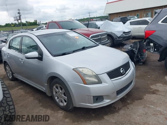 2010 Nissan Sentra S z VIN 3N1AB6AP1AL695996, wystawiony jako IAAI lot #42450128 z przebiegiem 199 606 mil mil oraz . Historia ofert i sprzedaży dostępna na DreamBid. Obrazek 13.