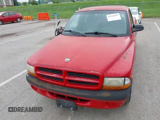 1997 Dodge Dakota with VIN 1B7FL26X4VS173260, listed as a IAAI auction lot 42159512 with 125,879 mi miles and . Bid and sale history available at carsss.com. Image 6.