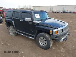 2008 Hummer H3 SUV with VIN 5GTEN13E288105892, listed as a IAAI auction lot 41812651 with 217,426 mi miles. Bid and sale history available at carsss.com. Image 1.
