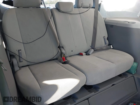 2012 Toyota Sienna with VIN 5TDZK3DC7CS270240, listed as a IAAI auction lot 40539452 with 92,738 mi miles. Bid and sale history available at carsss.com. Image 8.