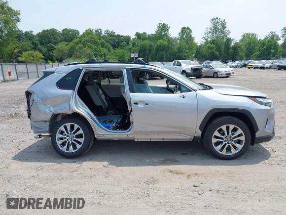 2024 Toyota RAV4 XLE Premium z VIN 2T3A1RFV6RC462114, wystawiony jako IAAI lot #42438905 z przebiegiem 3 620 mil mil oraz . Historia ofert i sprzedaży dostępna na DreamBid. Obrazek 13.