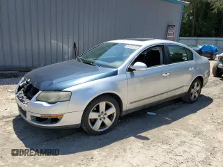 2008 Volkswagen Passat Komfort z VIN WVWAK73C88P047924, wystawiony jako Copart lot #56457275 z przebiegiem 147 234 mil mil oraz Szkoda całkowita • Salvage title. Historia ofert i sprzedaży dostępna na DreamBid. Obrazek 1.