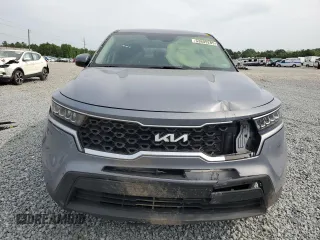 2022 Kia Sorento LX z VIN 5XYRG4LC0NG082538, wystawiony jako Copart lot #53809285 z przebiegiem 43 910 mil mil oraz Szkoda całkowita • Salvage title. Historia ofert i sprzedaży dostępna na DreamBid. Obrazek 5.