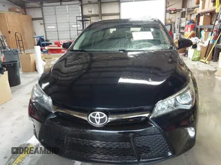 2017 Toyota Camry XLE z VIN 4T1BF1FK3HU438145, wystawiony jako IAAI lot #41928060 z przebiegiem 31 413 mil mil oraz . Historia ofert i sprzedaży dostępna na DreamBid. Obrazek 6.