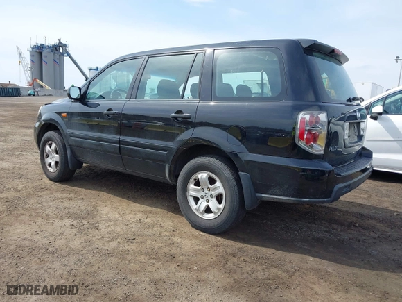 2007 Honda Pilot LX with VIN 5FNYF28117B044692, listed as a IAAI auction lot 42081205 with 173,744 mi miles. Bid and sale history available at carsss.com. Image 3.