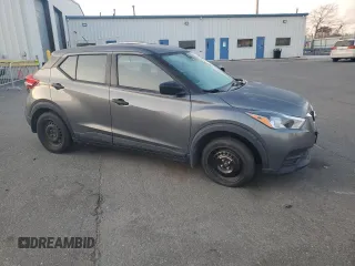 2020 Nissan Kicks S z VIN 3N1CP5BV2LL543326, wystawiony jako Copart lot #44698595 z przebiegiem 69 806 mil mil oraz Czysty tytuł • Clean title. Historia ofert i sprzedaży dostępna na DreamBid. Obrazek 4.