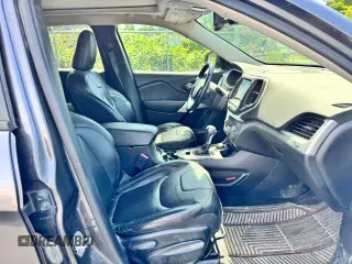 2018 Jeep Cherokee Trailhawk z VIN 1C4PJMBX0JD600413, wystawiony jako Copart lot #60336385 z przebiegiem 64 875 mil mil oraz Czysty tytuł • Clean title. Historia ofert i sprzedaży dostępna na DreamBid. Obrazek 5.