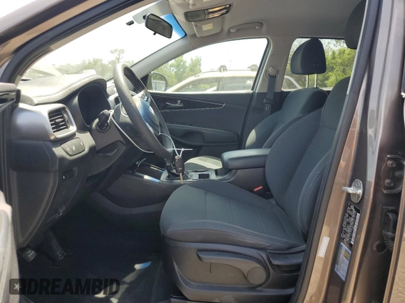 2019 Kia Sorento L with VIN 5XYPG4A39KG576130, listed as a Copart auction lot 53981755 with 99,520 mi miles and Salvage Title. Bid and sale history available at DreamBid. Image 7.