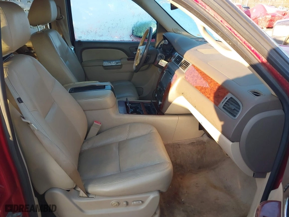 2012 Chevrolet Suburban LTZ with VIN 1GNSKKE77CR272718, listed as a IAAI auction lot 41383013 with 192,639 mi miles. Bid and sale history available at carsss.com. Image 5.