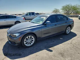 2017 BMW 3 Series 320i z VIN WBA8A9C34HK864489, wystawiony jako Copart lot #60071155 z przebiegiem 72 152 mil mil oraz Czysty tytuł • Clean title. Historia ofert i sprzedaży dostępna na DreamBid. Obrazek 1.