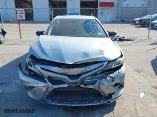 2018 Toyota Camry LE with VIN 4T1B11HK7JU099875, listed as a IAAI auction lot 41503123 with 60,202 mi miles. Bid and sale history available at carsss.com. Image 12.