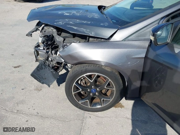 2013 Ford Focus SE with VIN 1FADP3K23DL249898, listed as a IAAI auction lot 41840265 with 112,800 mi miles. Bid and sale history available at carsss.com. Image 6.